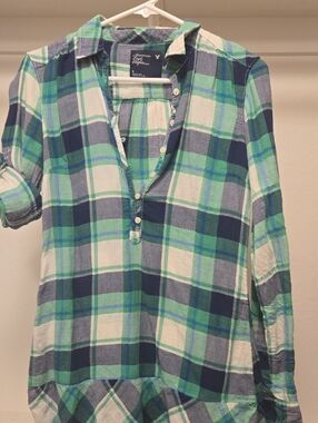 American Eagle Outfitters Green, Navy and White Plaid Henley Tunic
